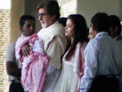 Amitabh Bachchan carries Beti B all the way home