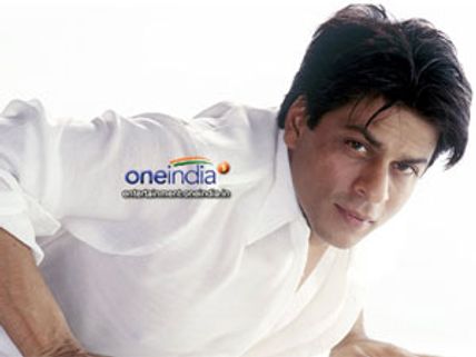 Shahrukh Khan gifts a ticket to Bollywood to Heather Graham