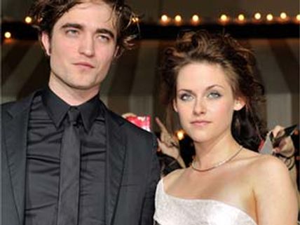 Robert Pattinson embarrassed to have sex with Kristen Stewart 