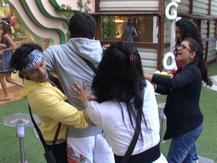 Bigg Boss 5: When Sky pulls Siddharth’s leg