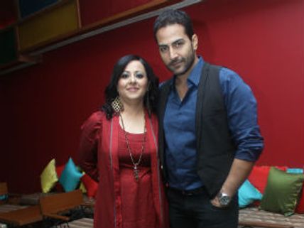 Sudhanshu, Mona Pandey celebrate wedding anniversary