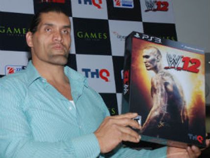 WWE champion – The Great Khali visits Oberoi Mall