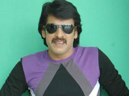 Upendra pens anti-corruption song for Aarakshaka