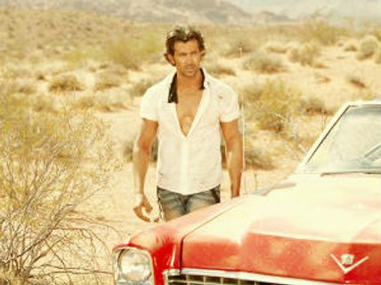 Hrithik Roshan suffers hand injury on Krrish 2 set