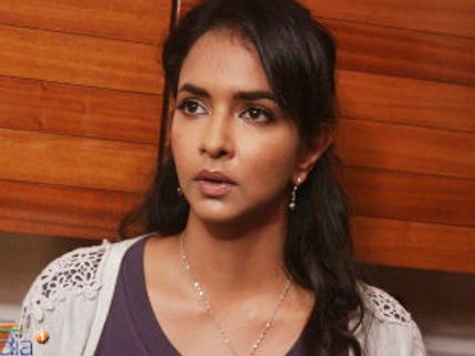 Lakshmi Manchu signs Mani Ratnam's Pookadai