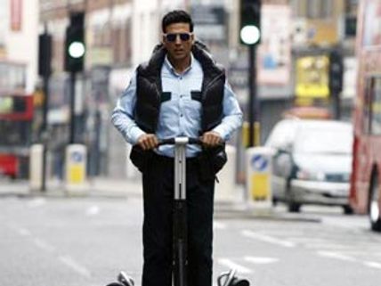 Akshay Kumar saves a woman's life 