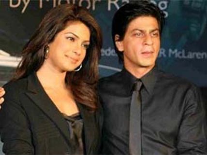 Shahrukh Khan dumps Priyanka Chopra for wife Gauri?