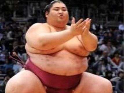 Bigg Boss 5: Sumo wrestler Yamamotoyama makes an entry