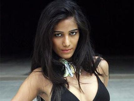 Hot Poonam Pandey turns a saint in 2012?