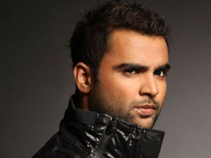 Aazaan star Sachiin Joshi to play for Mumbai Heroes in CCL