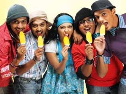 Orkut Oru Ormakoot – Movie Review 