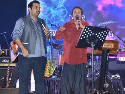 Kings in Concert: Shankar Mahadevan, Hariharan perform live in Mumbai