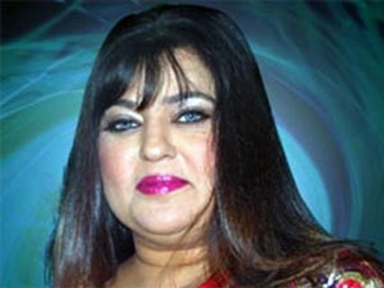 Bigg Boss 4 contestant Dolly Bindra gets death threat calls