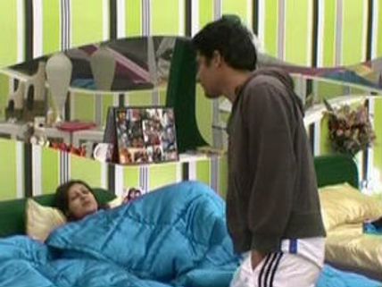 Bigg Boss 5: Amar Upadhyay wishes Juhi Parmar good luck