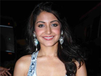 Anushka Sharma throws tantrums
