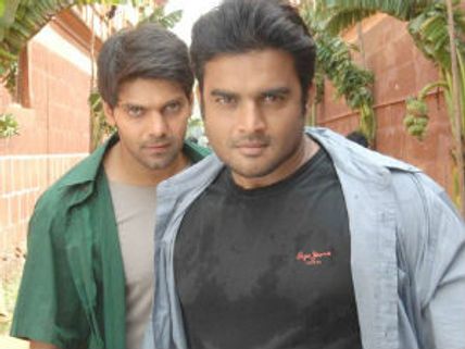 The New York Times reviews Vettai