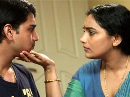 Pratheekshayode – Movie Preview 