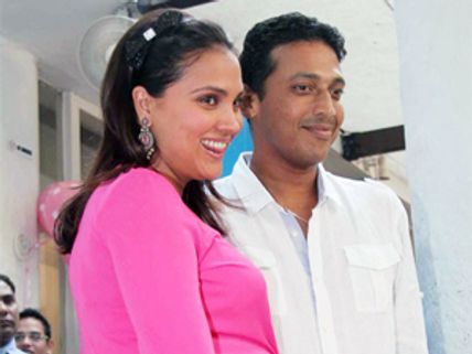 Lara Dutta's baby girl's name to start with N or Y?