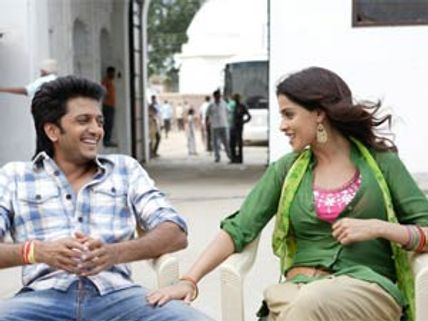 Riteish, Genelia blessed by B-town celebs