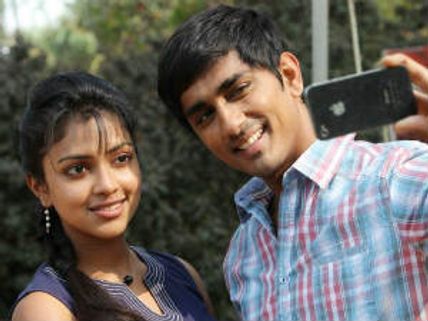 What celebrities say about Siddharth's Kadhalil Sodhappuvadhu Yeppadi?