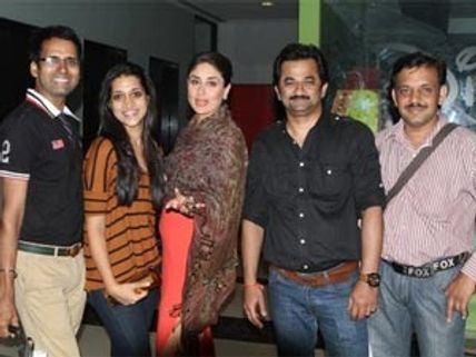 Heroine Kareena Kapoor's baby bump gets revealed on twitter!