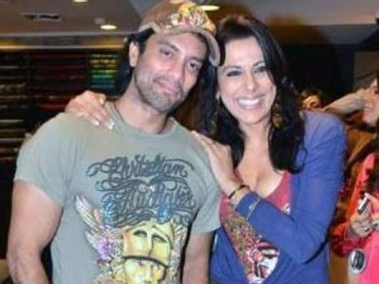 Pooja Bedi-Akashdeep Saigal dating each other?