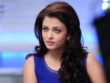 Aishwarya Rai's daughter Aaradhya's first public appearance at Dubai event