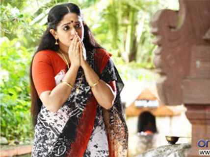 Kavya Madhavan plays crucial role in Breaking News Live