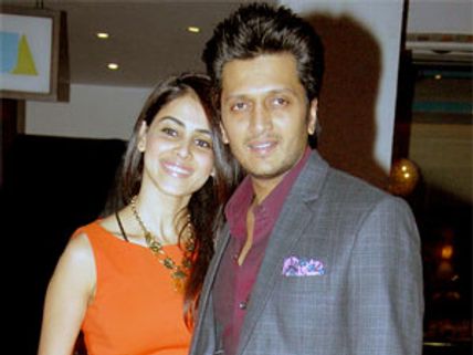 Riteish-Genelia spotted at Housefull 2 premiere