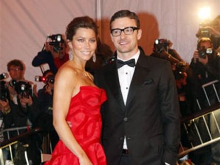 Justin and Jessica planning big summer wedding