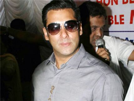 Salman Khan goes gaga over bro Arbaaz