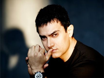 After Salman Khan, Aamir Khan ignores Shahrukh Khan