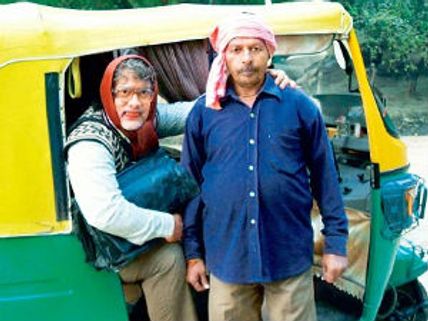 Aamir Khan keeps his promise, attends auto driver's son's wedding