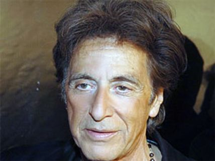 Al Pacino gets fired in the eye!