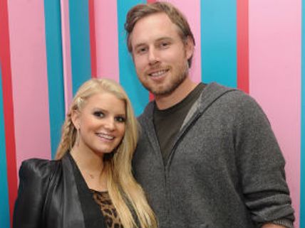 Jessica Simpson delivers Eric Johnson's first child