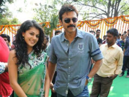Venkatesh, Tapsee flies off to Malaysia