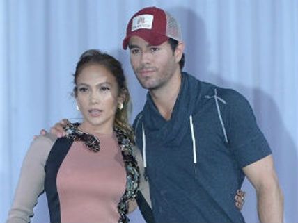 Jennifer Lopez teams up with Enrique Iglesias for world tour