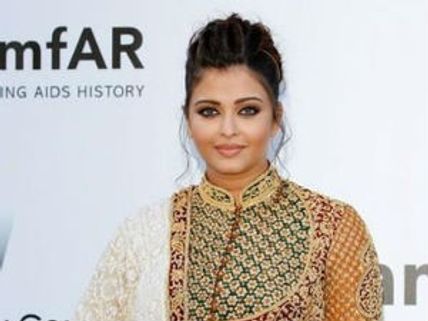 Aishwarya Rai's daughter Aaradhya's photos finally hit the net