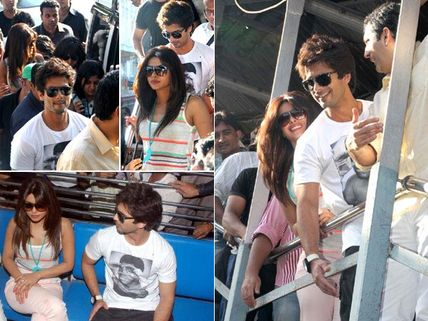 Priyanka Chopra, Shahid Kapoor spotted in Mumbai local train!