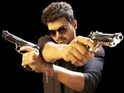 Fans press on Murugadoss to release Thupaki trailer on Vijay's birthday