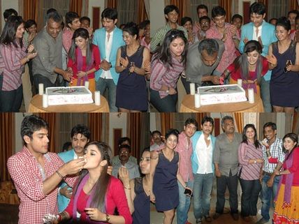 Uttaran team celebrates 900 episodes! 