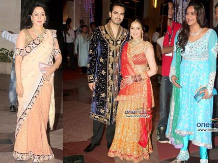 Hema Malini performs bhangra at daughter Esha Deol's wedding!