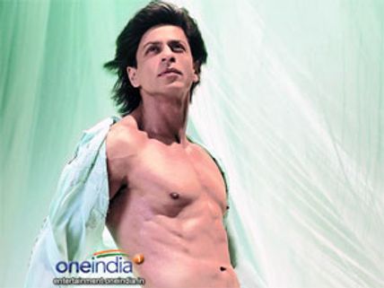 Shahrukh Khan to get eight-pack abs on Farah Khan's request?
