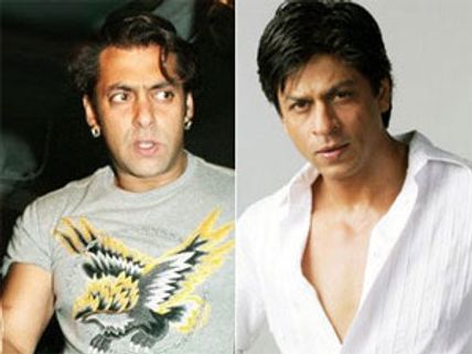 Shahrukh Khan to skip Esha Deol's wedding, courtesy Salman Khan?