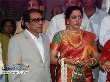 Why Dharmendra got angry on Esha Deol's wedding?