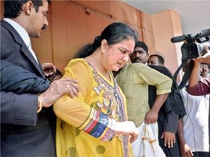 Urvashi-Manoj K Jayan's daughter Kunjatta refuses to go with mom 