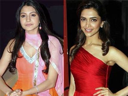 Anushka Sharma congratulates Deepika Padukone for Cocktail
