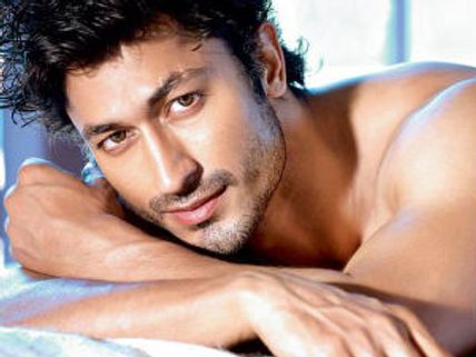 Vidyut points his finger at Censor Board for Billa 2 failure