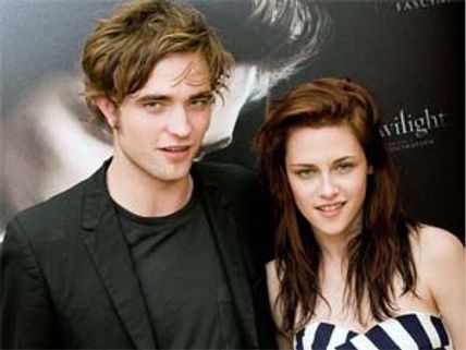 Rob Pattinson devastated after Kristen Stewart's cheated on him!