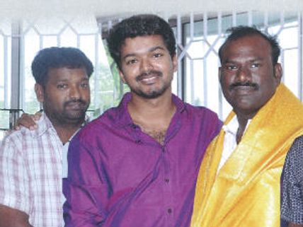 Vijay honours his fans club functionaries